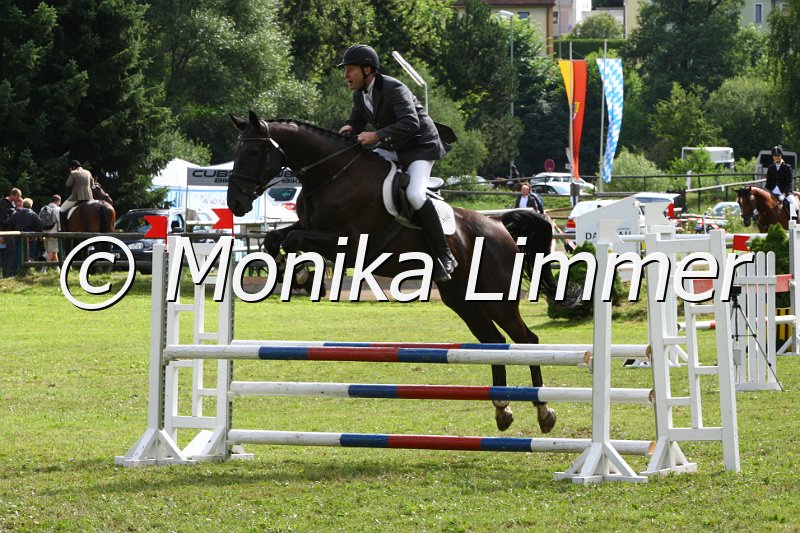 007L9016_Utopia_Punktespringen  Ax.JPG